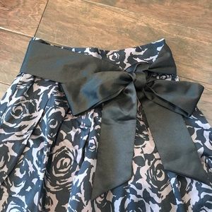 Forever 21 Black Floral Skirt Bow Small